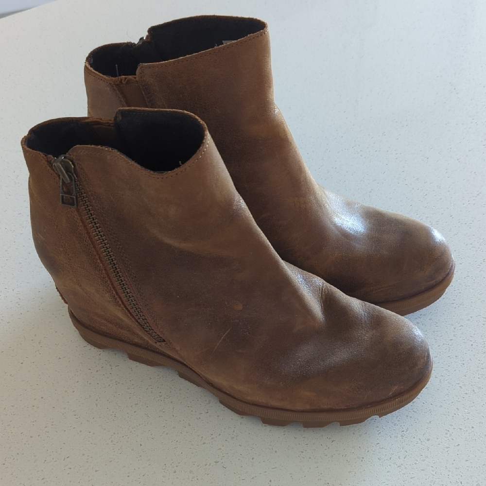 Sorel Joan Of Arc Tan Distressed Leather Ankle  Wedge Booties
